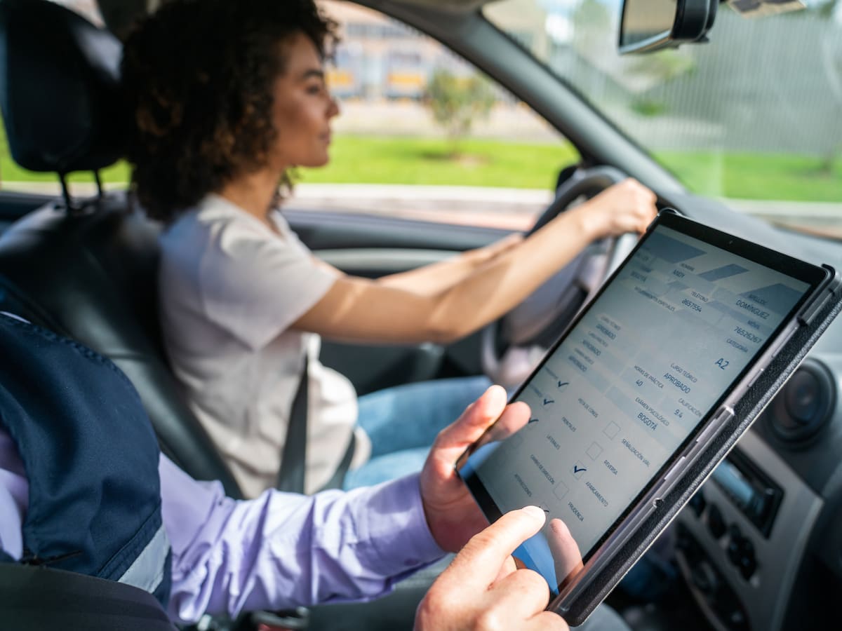 ¿Qué es licencia B1 y C1 en Colombia? Diferencias en el trámite para adquirirlas y más