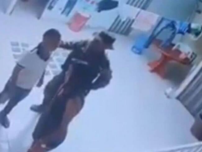 El ciudadano fue abordado al interior del hotel por sujetos que portaban fusiles . Foto: Cortesía