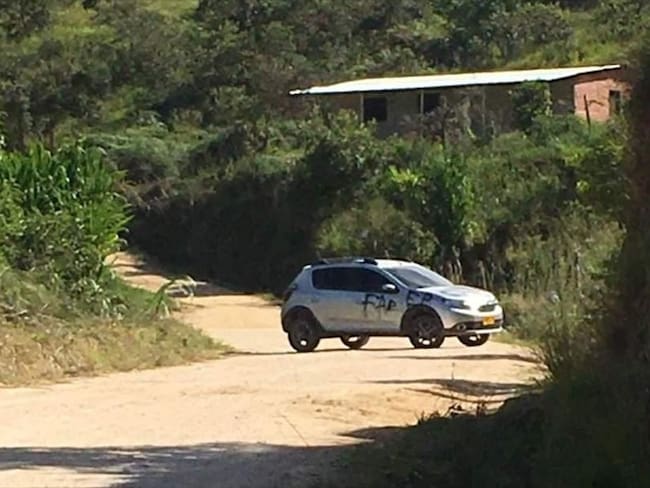 Vehículo marcado como carro bomba fue ubicado en las vías del Catatumbo. Foto: Cortesía Pablo Álvarez