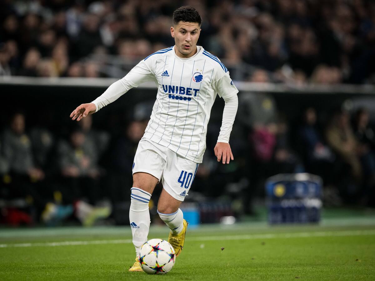 FC Barcelona anunció el fichaje del joven delantero sueco Roony Bardghji, procedente del Copenhague