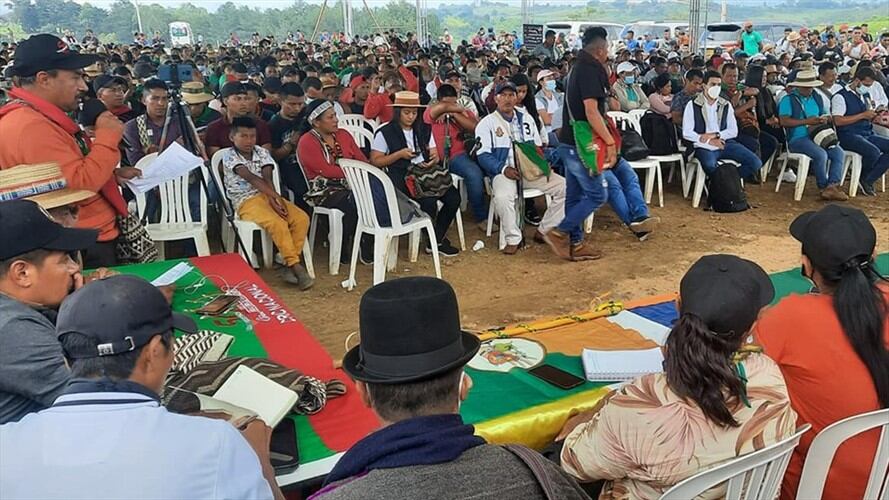 Las comunidades siguen concentradas en el sector de El Pital, donde se reunieron con una comisión del Gobierno Nacional . Foto: Cric