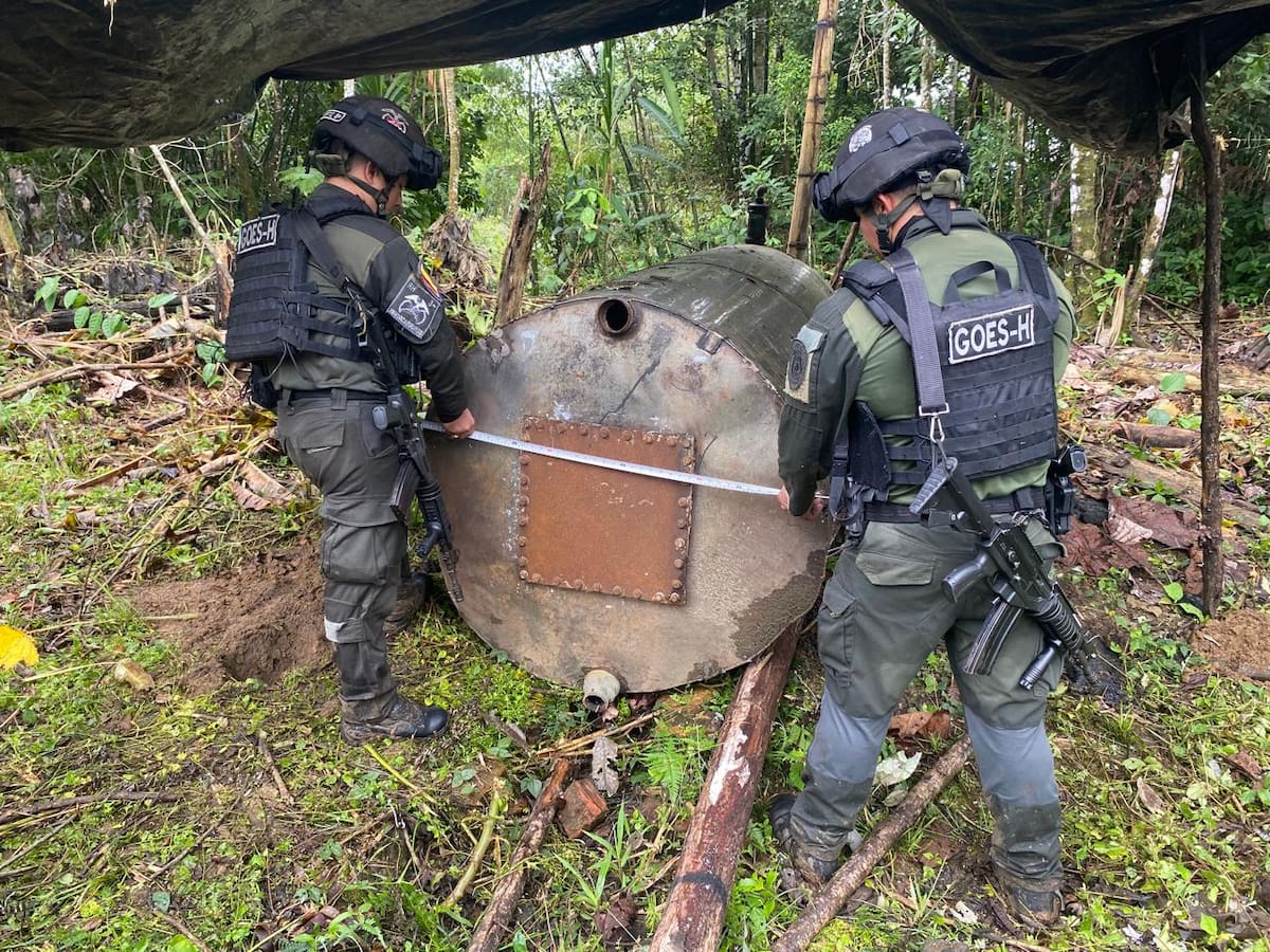 Policía destruye refinería para la producción de narcóticos en Putumayo