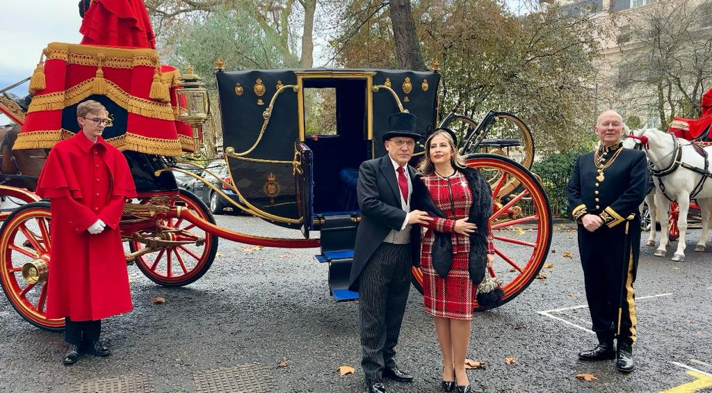 Roy Barreras, presentó en el Palacio de Buckingham las cartas credenciales al rey Carlos III que lo acreditan como parte del cuerpo diplomático ante la Corte de St. James. Fotos: cortesía.