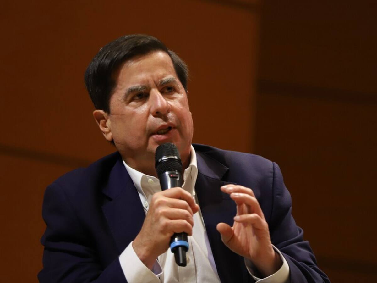 Mininterior Cristo responde a proposición de Asofondos presentada por su partido