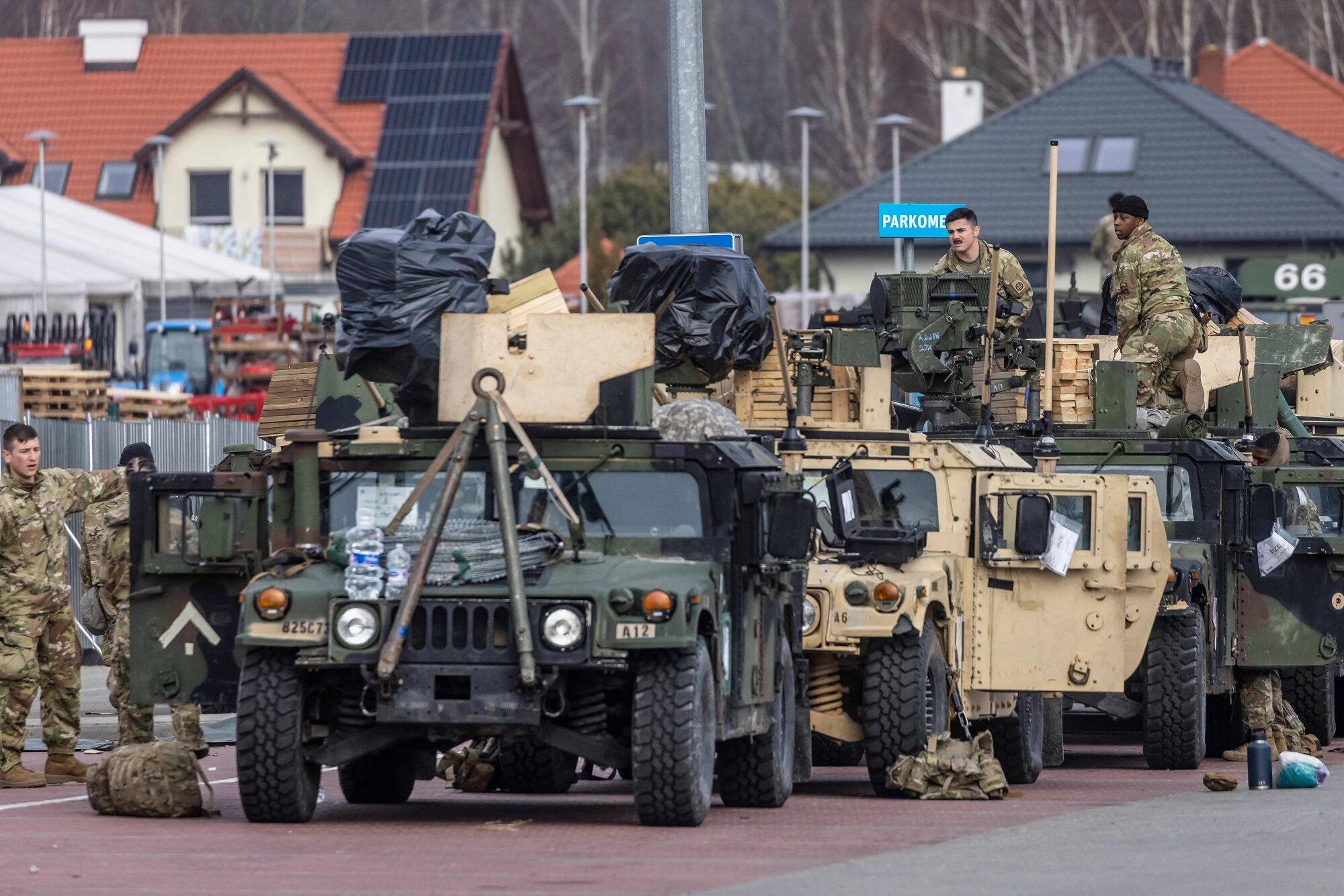 Militares de Estados Unidos en una base en Polonia
