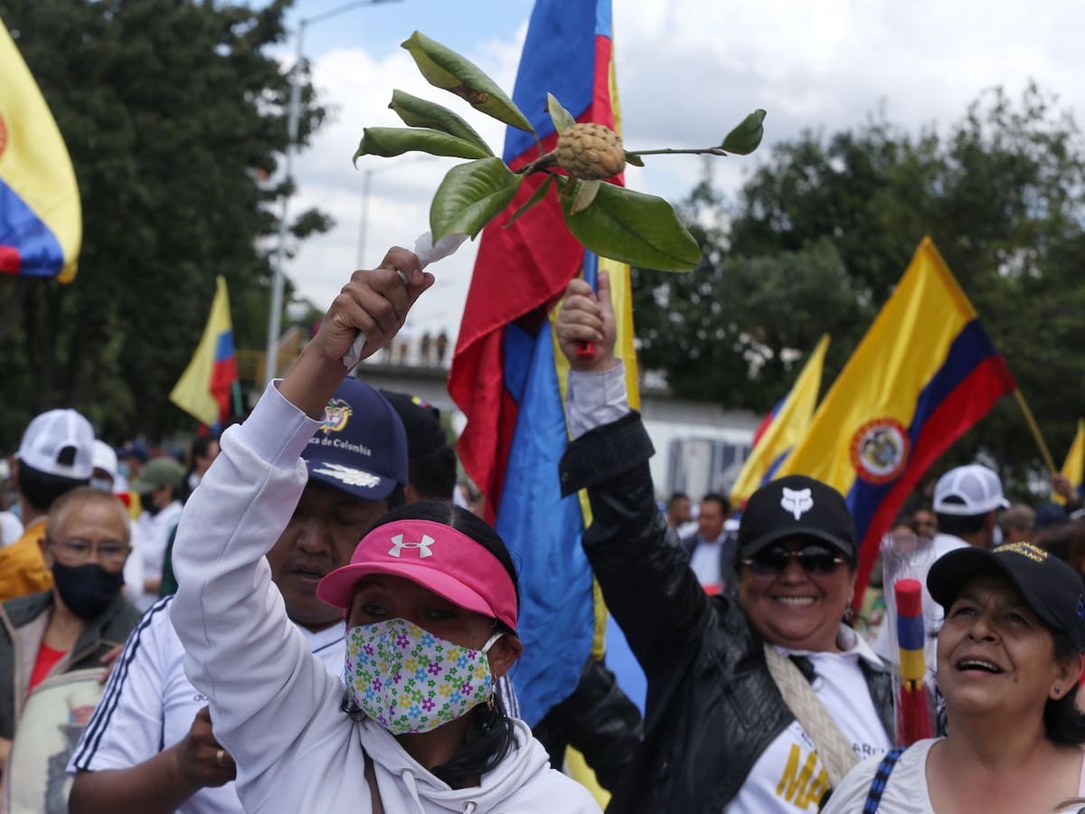 Políticos del Centro Democrático y de Cambio Radical salieron a marchar