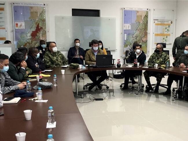 Mientras se realizaba el consejo de seguridad las disidencias hostigaron a la Policía en Silvia y Caldono.. Foto: Cortesía: Ministerio de Defensa