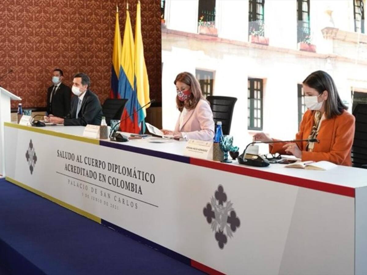 Acá no puede haber personas desaparecidas: Marta L. Ramírez al cuerpo diplomático