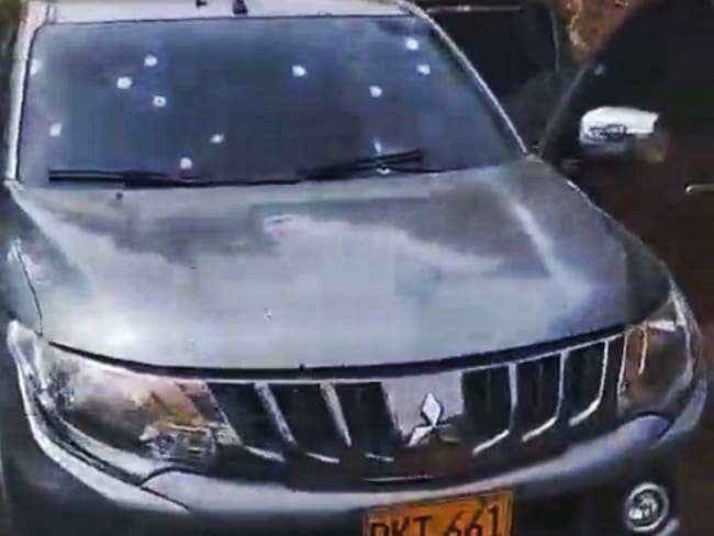 Vehículos impactados en zona rural de Balboa, Cauca. Crédito: Cortesía.