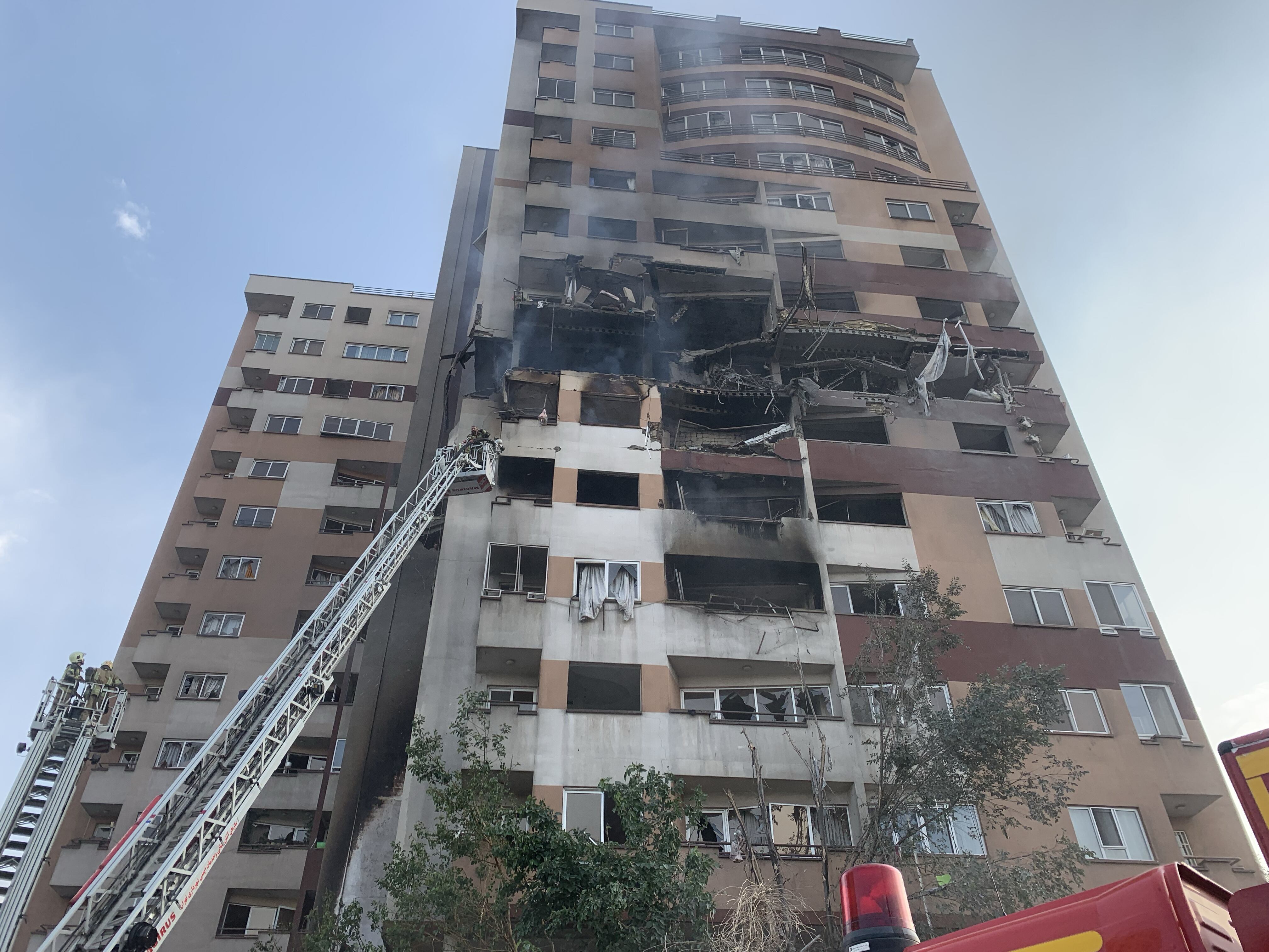 Edificio afectado en Tehran tras ataques israelís. FOTO: Bahrami/Anadolu via Getty Images