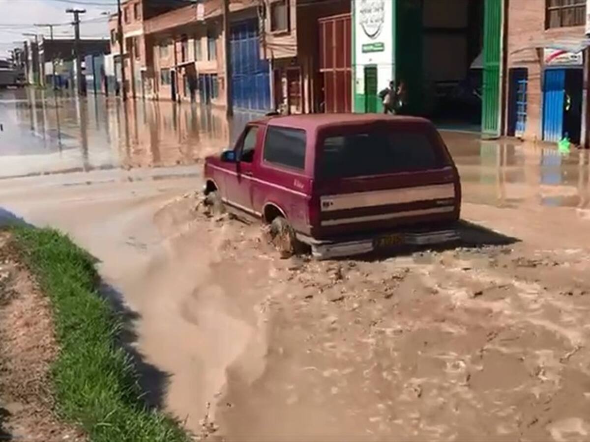 Más de 100 comerciantes afectados por inundaciones en el municipio de Mosquera