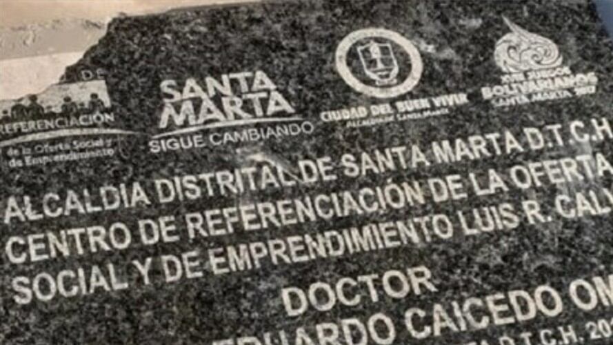Tribunal confirma desmonte de placas conmemorativas a exalcaldes de Santa Marta. Foto: Miguel Martínez