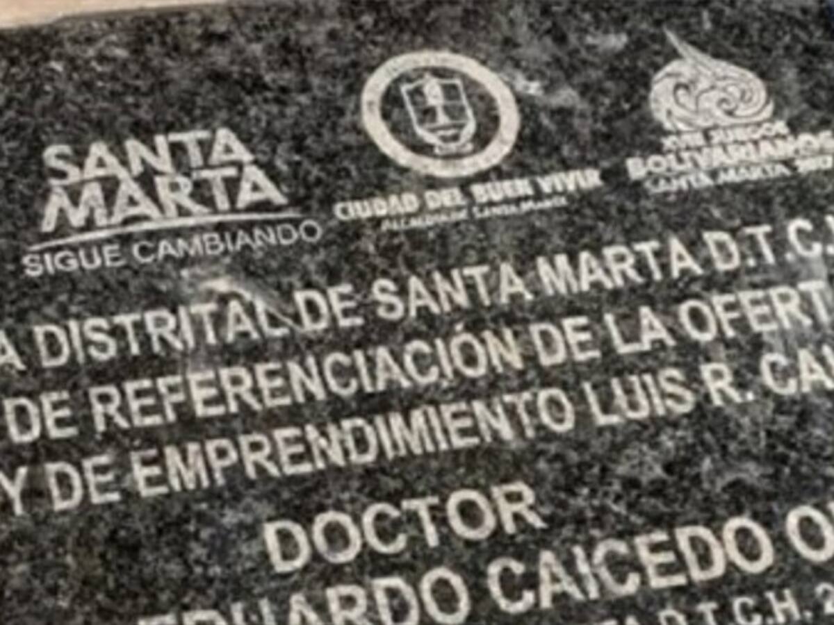 Tribunal confirma desmonte de placas conmemorativas a exalcaldes de Santa Marta
