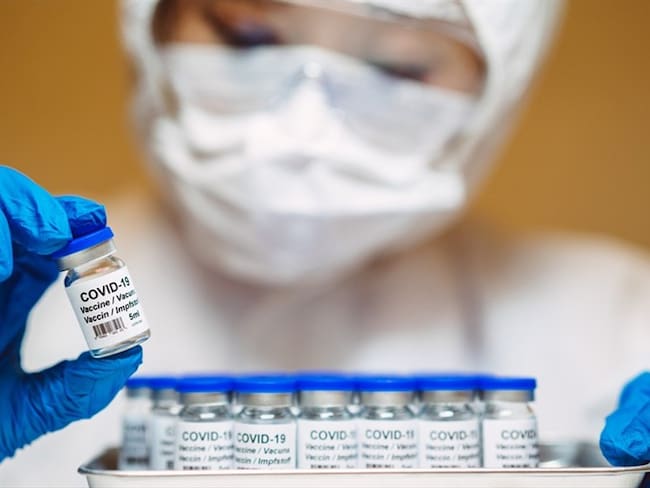 Se filtró el acuerdo de compra de las vacunas contra el COVID-19. Foto: Getty Images
