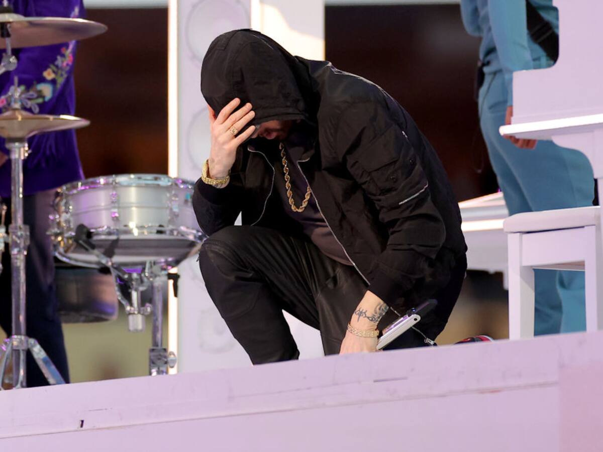 Eminem se arrodilló en el Super Bowl: ¿fue un desafío a la NFL?