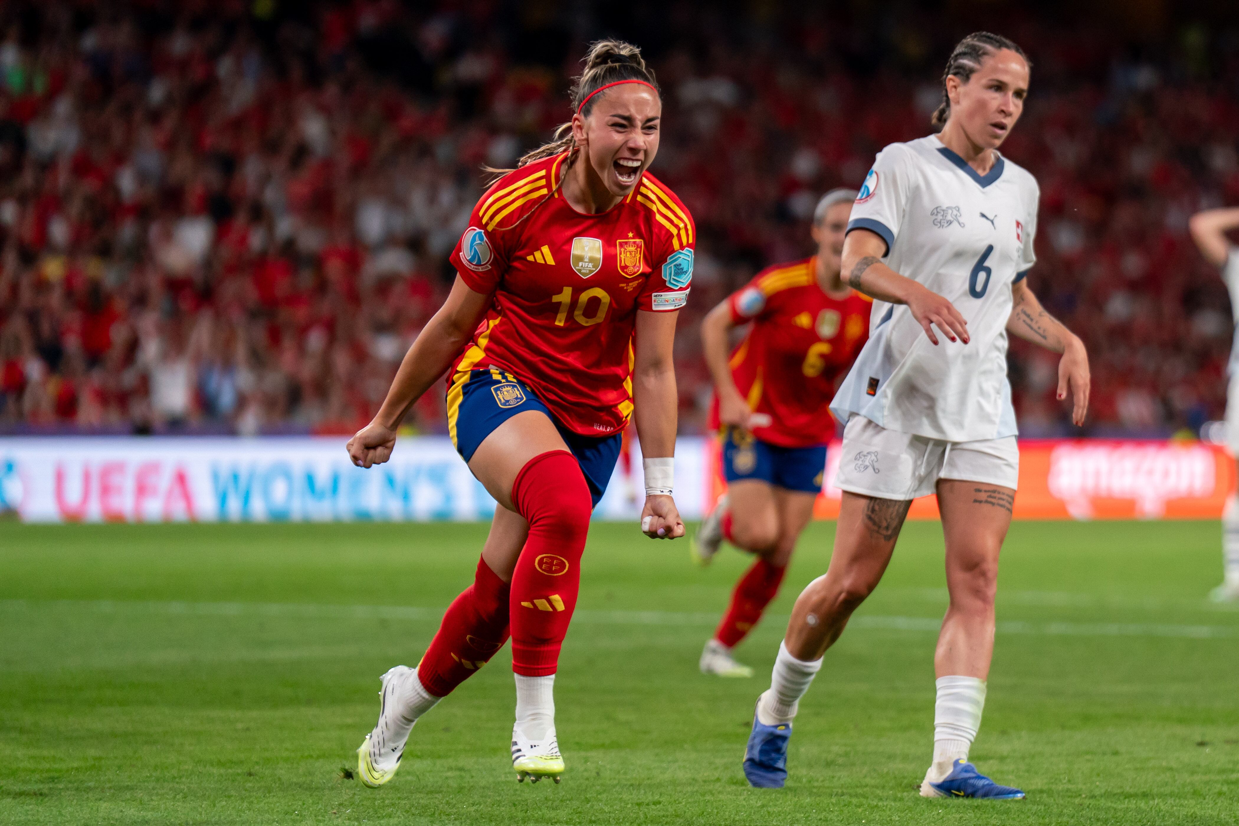 Athenea Del Castillo, de la Selección de España, celebra su gol ante Suiza en los cuartos de final de la UEFA Euro Femenina 2025 en el  Estadio Wankdorf, el 18 de julio de 2025, en Berna, Suiza.. FOTO: Noemi Llamas/Getty Images