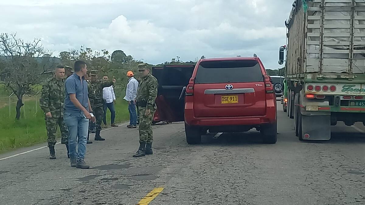 Vehículo en el que se movilizaba un coronel se vio involucrado en accidente
