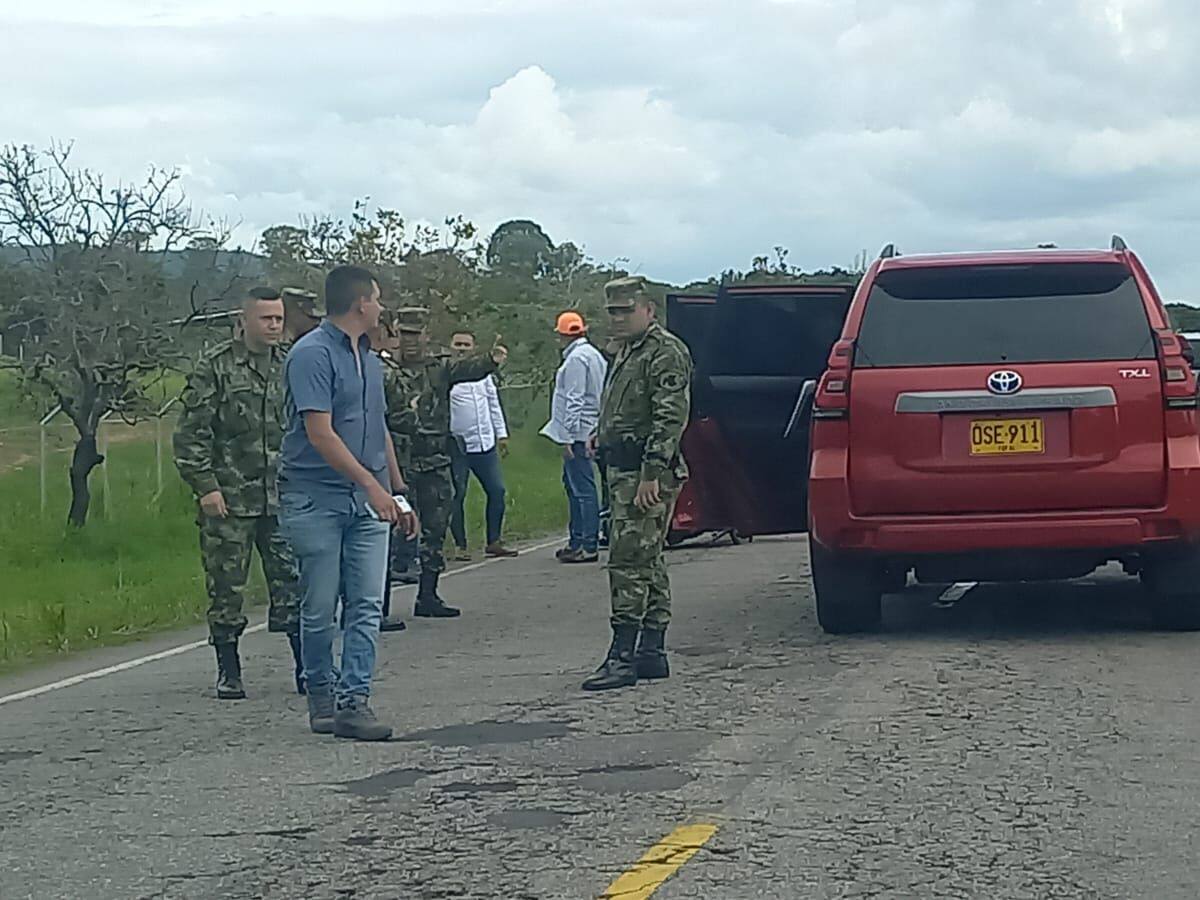 Vehículo en el que se movilizaba un coronel se vio involucrado en accidente