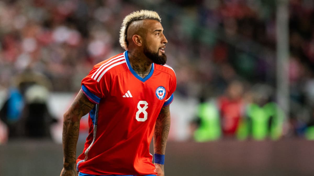 ¿Sanción de Fifa complicaría fichaje de Arturo Vidal con Colo Colo?