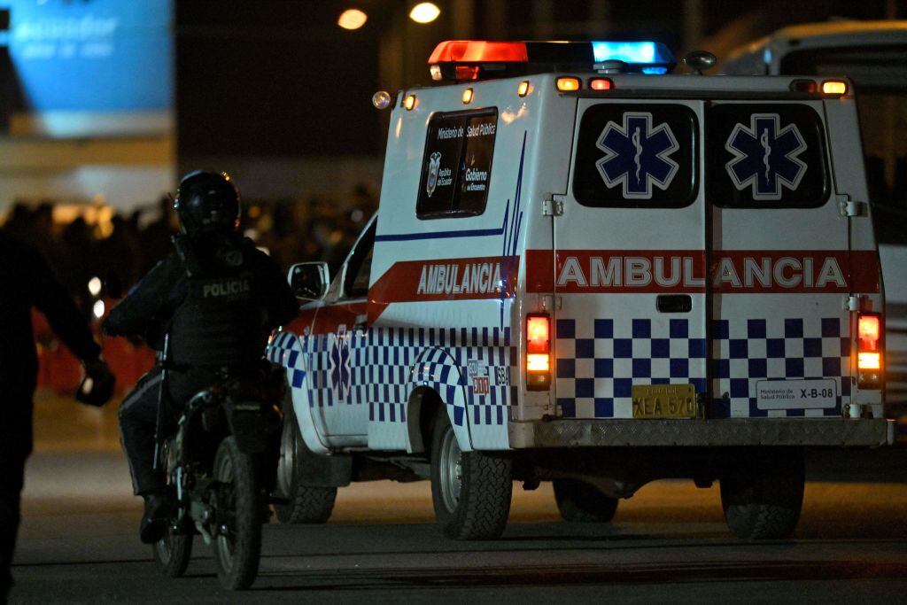 Ambulancia en cárcel en Ecuador. Foto: Getty Images.