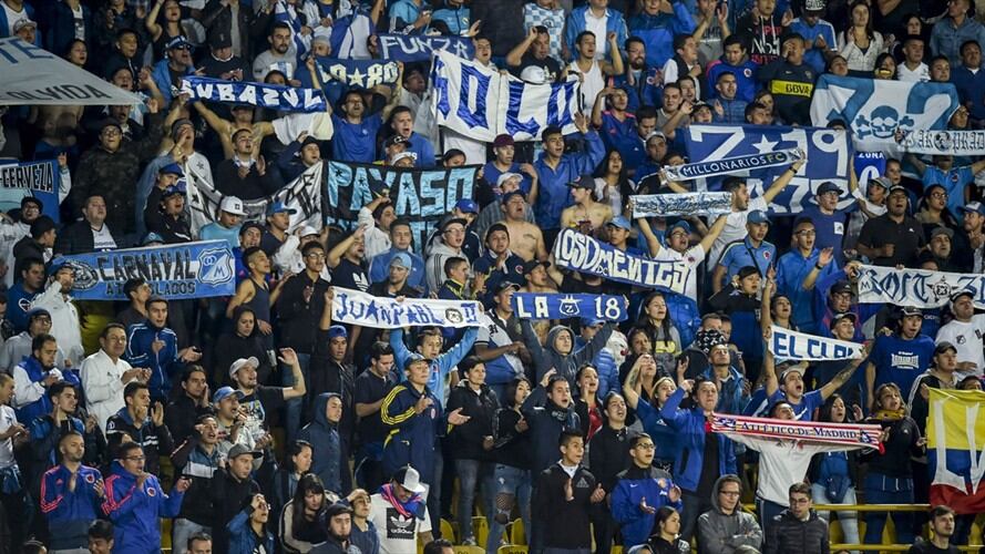 La medida fue adoptada con base en la sanción de cinco años que les impusieron a los aficionados de Millonarios en 2016, tras protagonizar actos vandálicos dentro del escenario deportivo. Foto: Getty Images