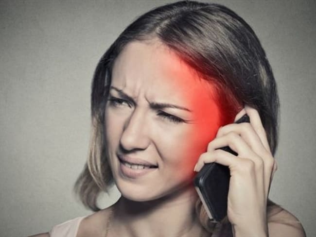 ¿Deberían preocuparnos las ondas de de radiofrecuencia que desprenden los teléfonos móviles? Foto: THINKSTOCK, tomada de BBC Mundo.