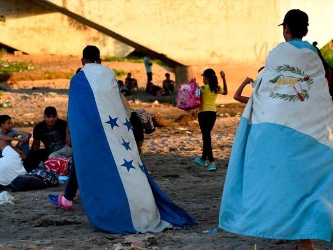 Tensiones en frontera entre México y Guatemala tras llegada de caravana de migrantes