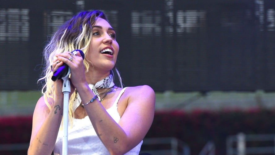 Miley Cyrus se arrepiente de su polémico vídeo de 'Wrecking Ball'. Foto: Getty Images