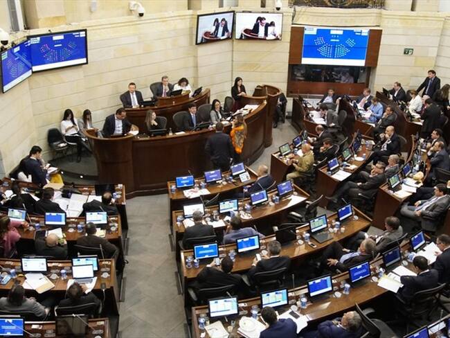 Proyecto para unificar elecciones representa un riesgo constitucional: Juanita Goebertus