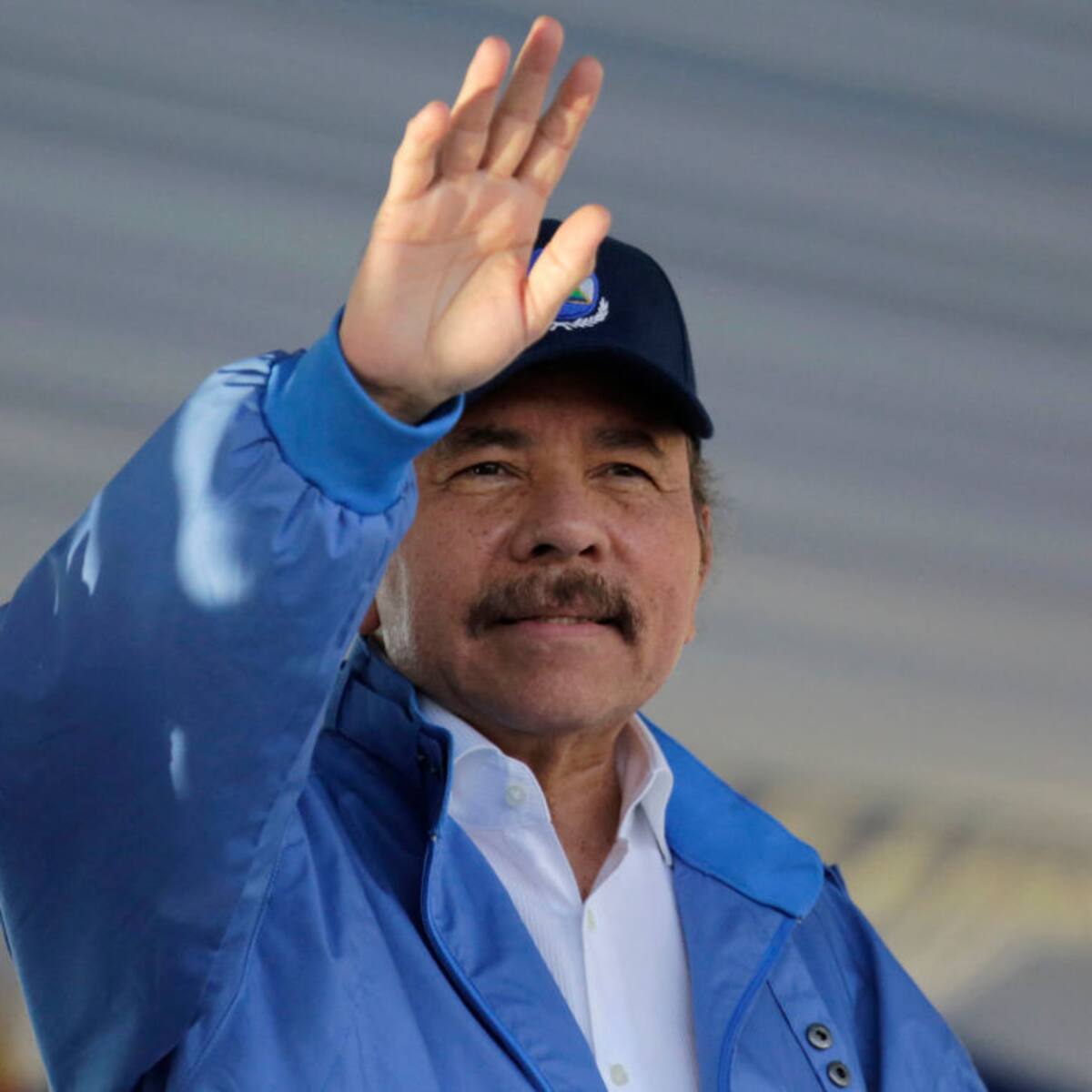 Gobierno de Nicaragua cancela nueve ONG y avala cierre de universidad