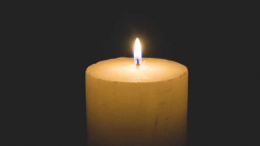 Imagen de referencia de una vela. Foto: Getty Images / Manuel Breva Colmeiro