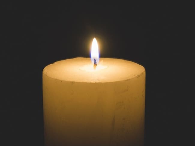Imagen de referencia de una vela. Foto: Getty Images / Manuel Breva Colmeiro