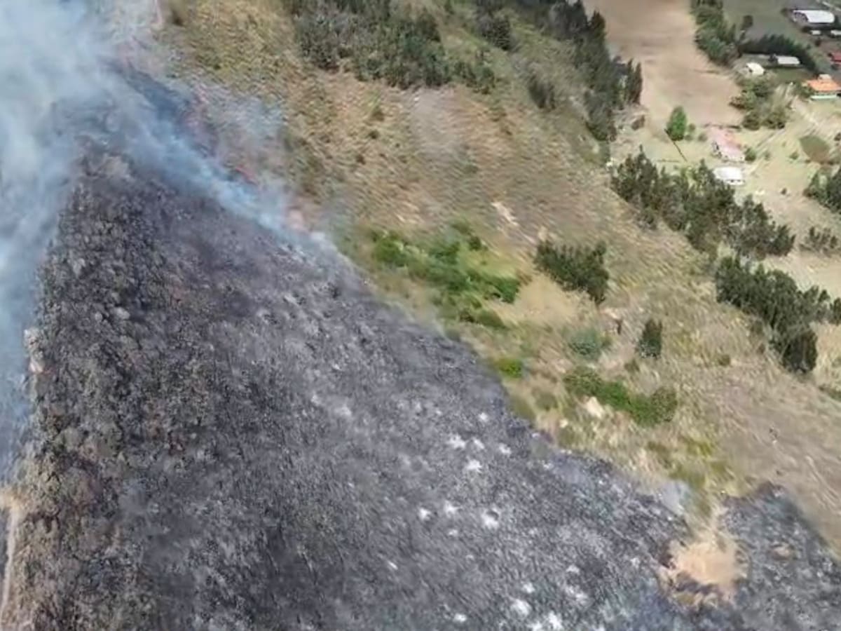 Incendio forestal en Cucunubá, Cundinamarca: llamas consumieron una montaña