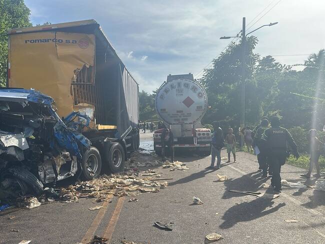 Video: saquearon camión de cervezas que chocó con una mula en San Jacinto, Bolívar. Foto: Suministrada.