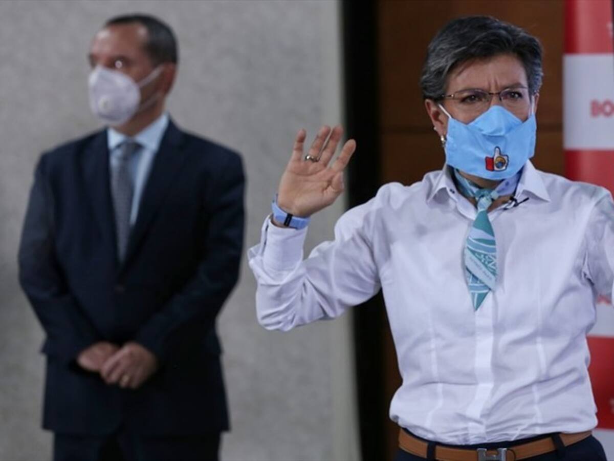 Abuchean e insultan a la alcaldesa Claudia López durante el homenaje a Dilan Cruz