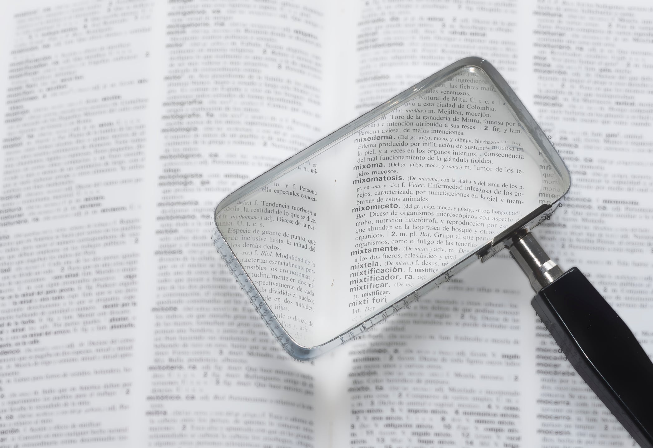 Imagen de referencia de diccionario. Foto: Getty Images.