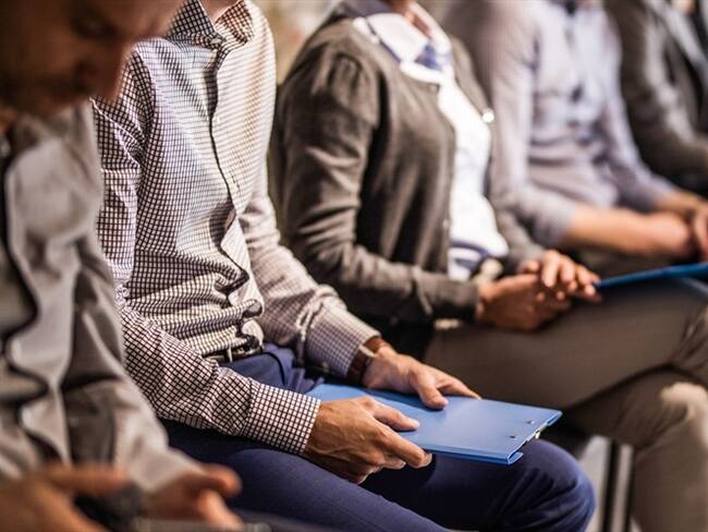 El desempleo en Colombia durante el tercer mes del año aumentó, ubicándose en 14,2%. Foto: Getty Images / SKYNESTER