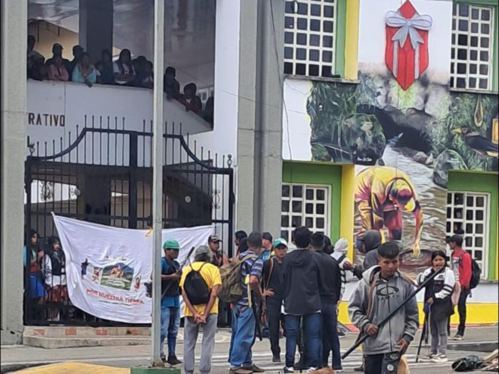 Indígenas se tomar la Alcaldía de Quinchía Risaralda (foto: redes sociales)