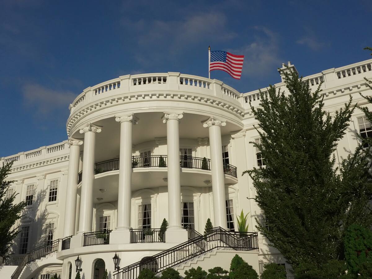 La Casa Blanca afirmó que Francia hablaría “alemán” si no fuera por EE.UU.