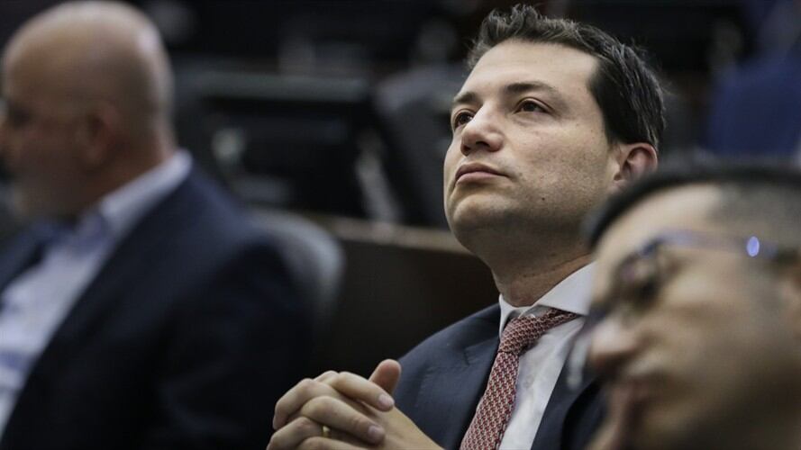 La propuesta busca que los funcionarios no hagan política en el cargo. Foto: Colprensa