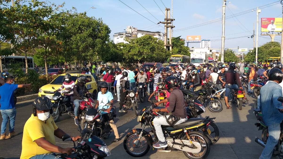Así va la protesta de mototaxistas en Cartagena: plan tortuga contra medidas decretadas por el alcalde