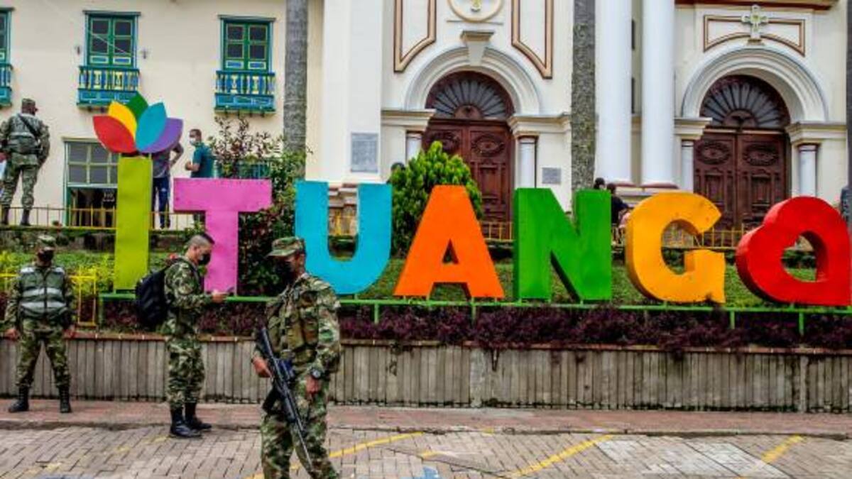 Veo bien que limiten los bombardeos: alcalde de Ituango sobre anuncio de MinDefensa