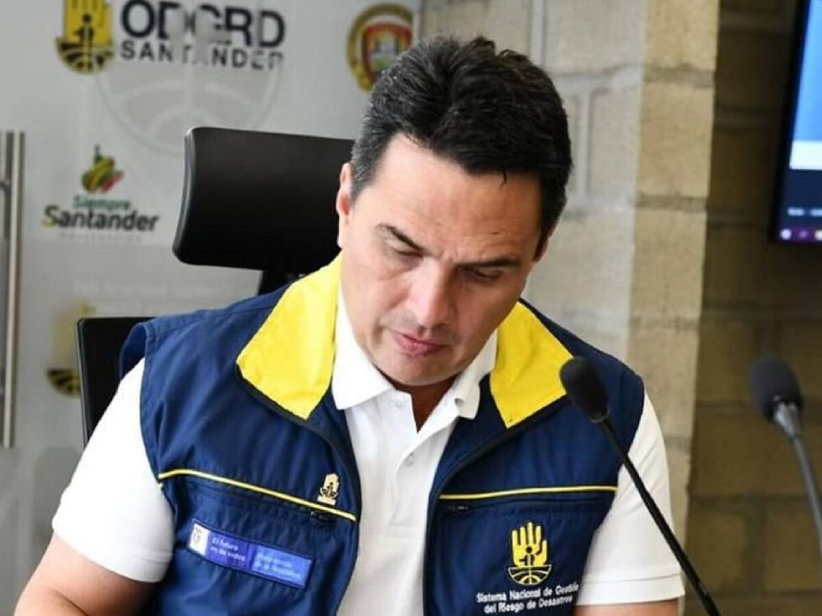 Precluyen a director de G. de riesgo de Santander tras escándalo de contratación