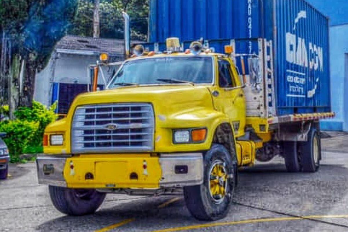 Hombres armados se llevaron el camión y el licor con rumbo desconocido. Crédito: Licorera del Cauca.