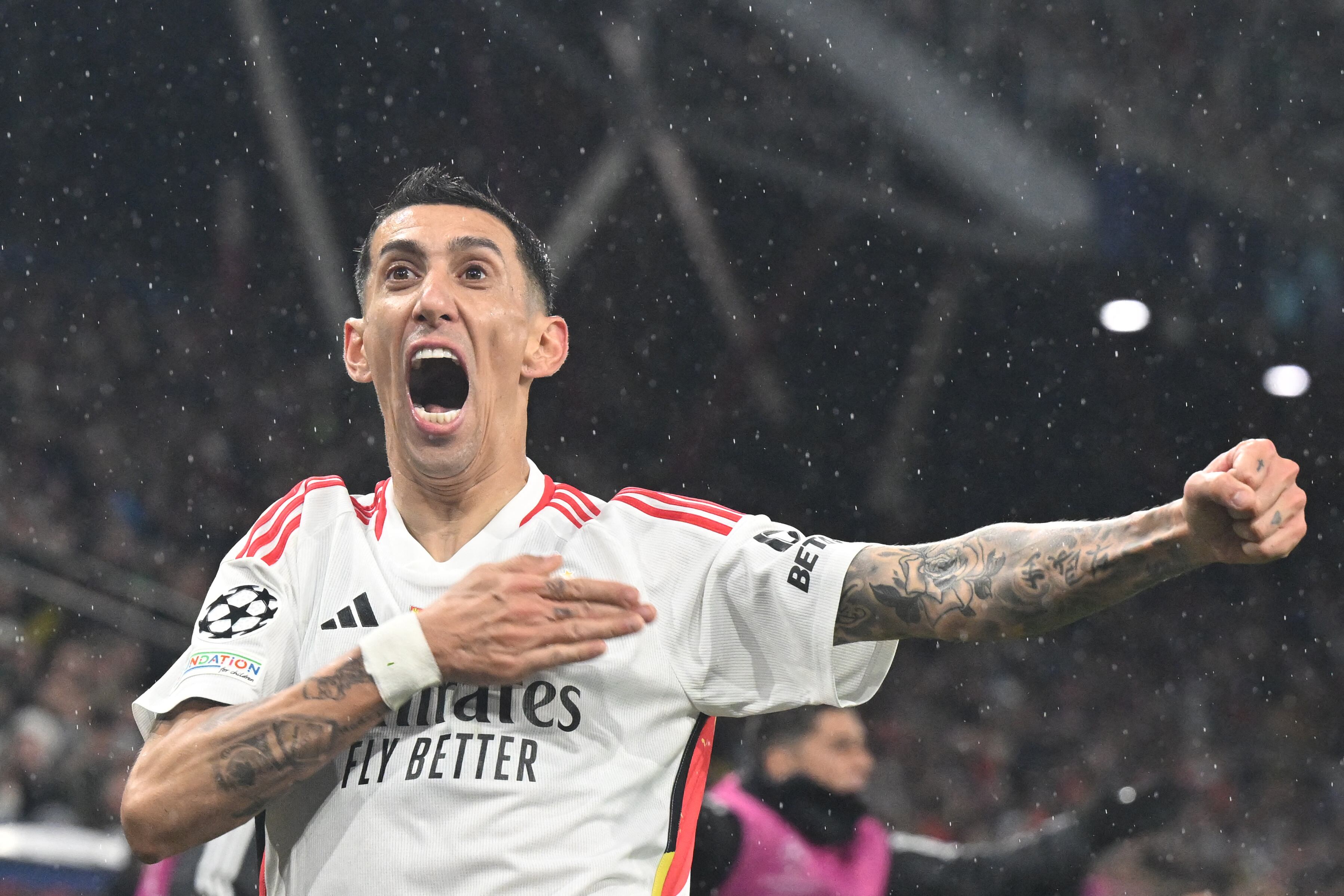 Ángel Di María festeja su gol olímpico. (Photo by KERSTIN JOENSSON/AFP via Getty Images)