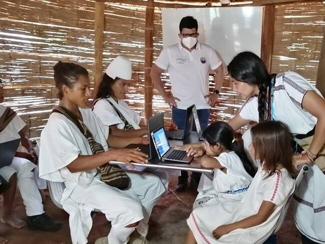 Indígenas de la Sierra cuentan con novedosa sala virtual gracias a la Unimagdalena. Foto: Cortesía