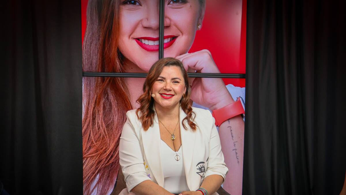 “El paciente debe estar totalmente sano para trabajar en lo estético”: odontóloga María José Riveros