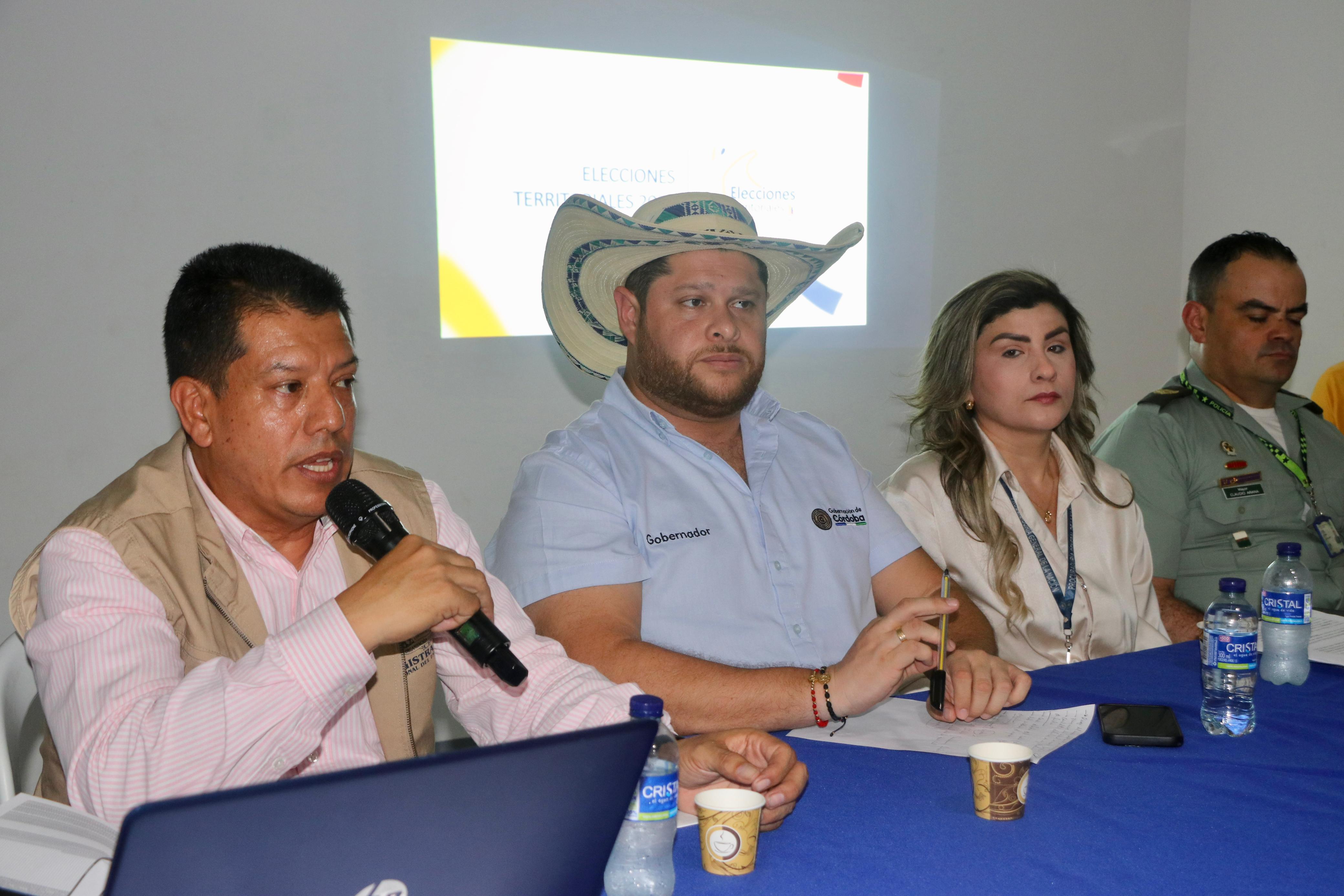 En la mesa de trabajo y análisis participaron el gobernador de Córdoba, Orlando Benítez Mora; los delegados de la Registraduría para la región, entre ellos Porfidio Correa; representantes de la Procuraduría y funcionarios de la Policía Nacional.
