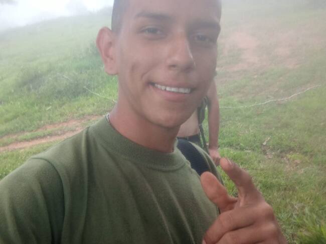 “El Ejército se quiere lavar las manos, él no se cayó”: Mamá de soldado que murió