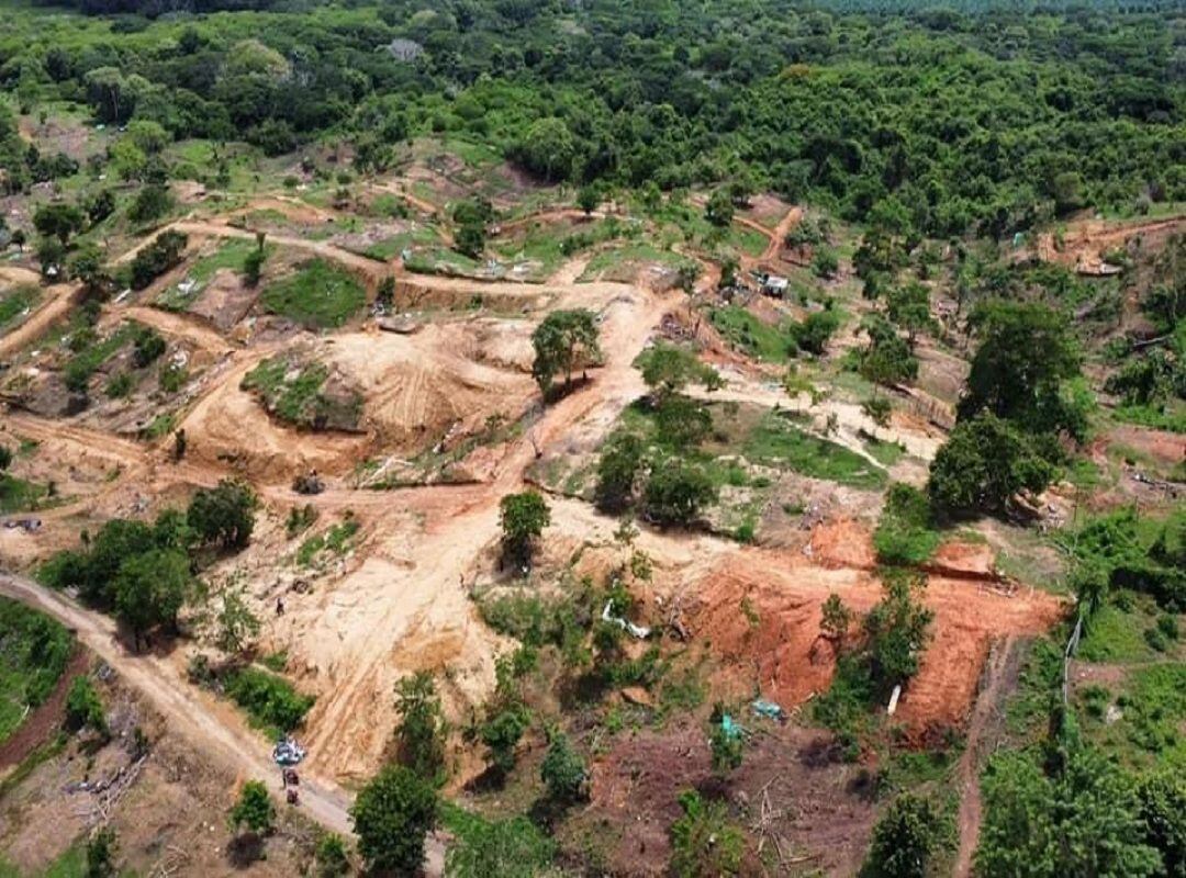 Desalojo de predios en Lorica. Foto: cortesía. 
